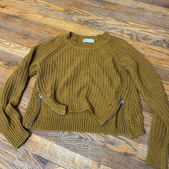 Pink Rose Sweaters - Pink Rose Olive Sweater with Zipper Details